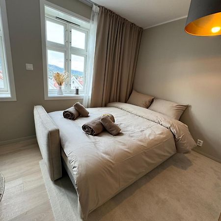 Leilighet I Bergens Vakreste Gate - Nydelig Utsikt Over Innseilingen Til Bergen! Bagian luar foto